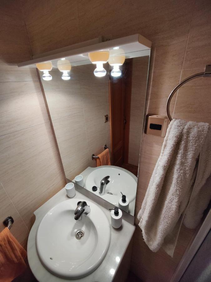 カンブリルスSunny Flat With Balcony And Sea Viewsアパートメント エクステリア 写真