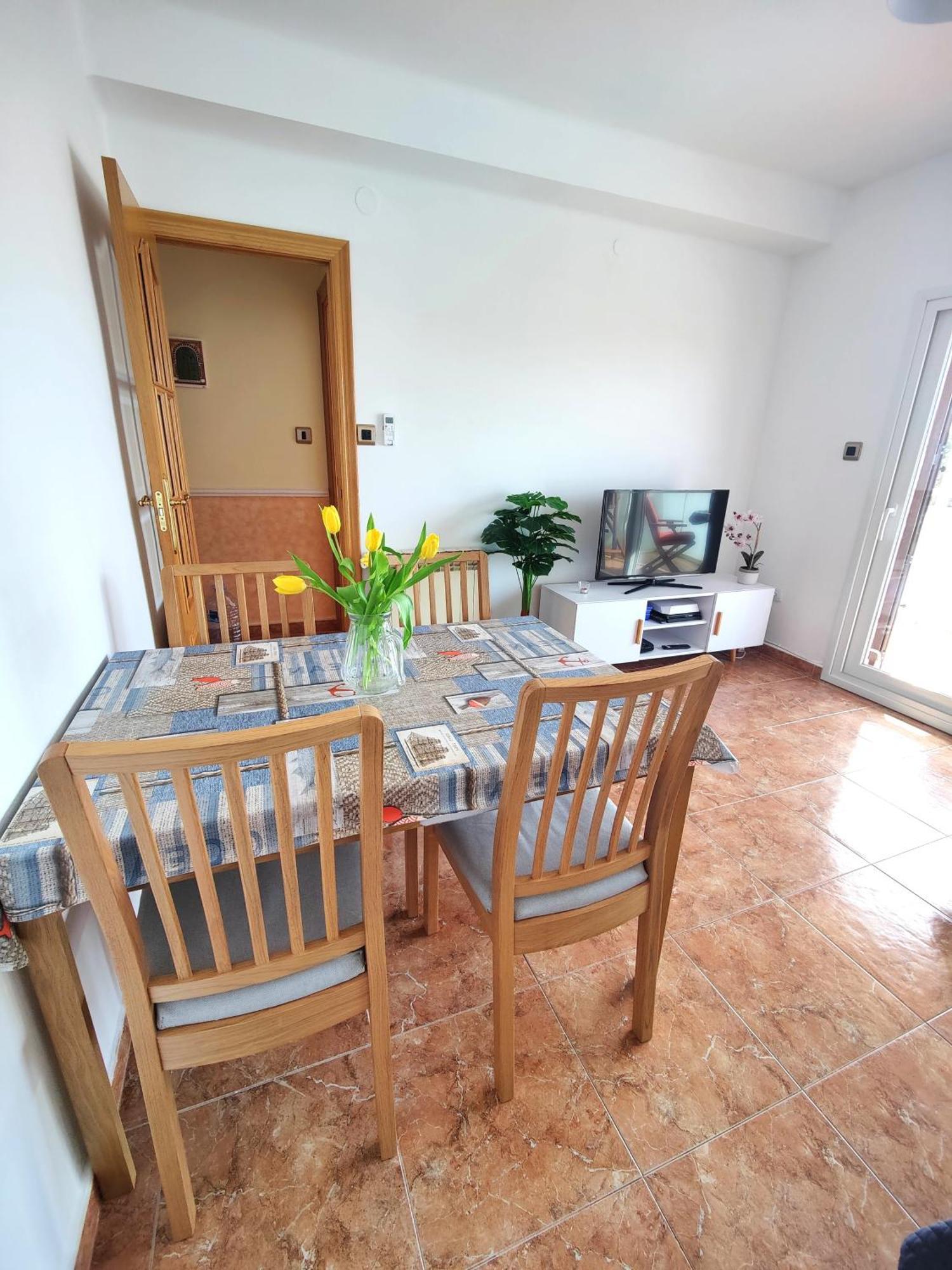 カンブリルスSunny Flat With Balcony And Sea Viewsアパートメント エクステリア 写真